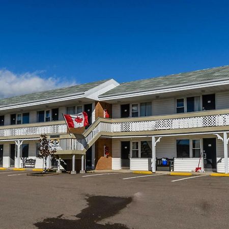 Hearthstone Inn - Port Hastings エクステリア 写真