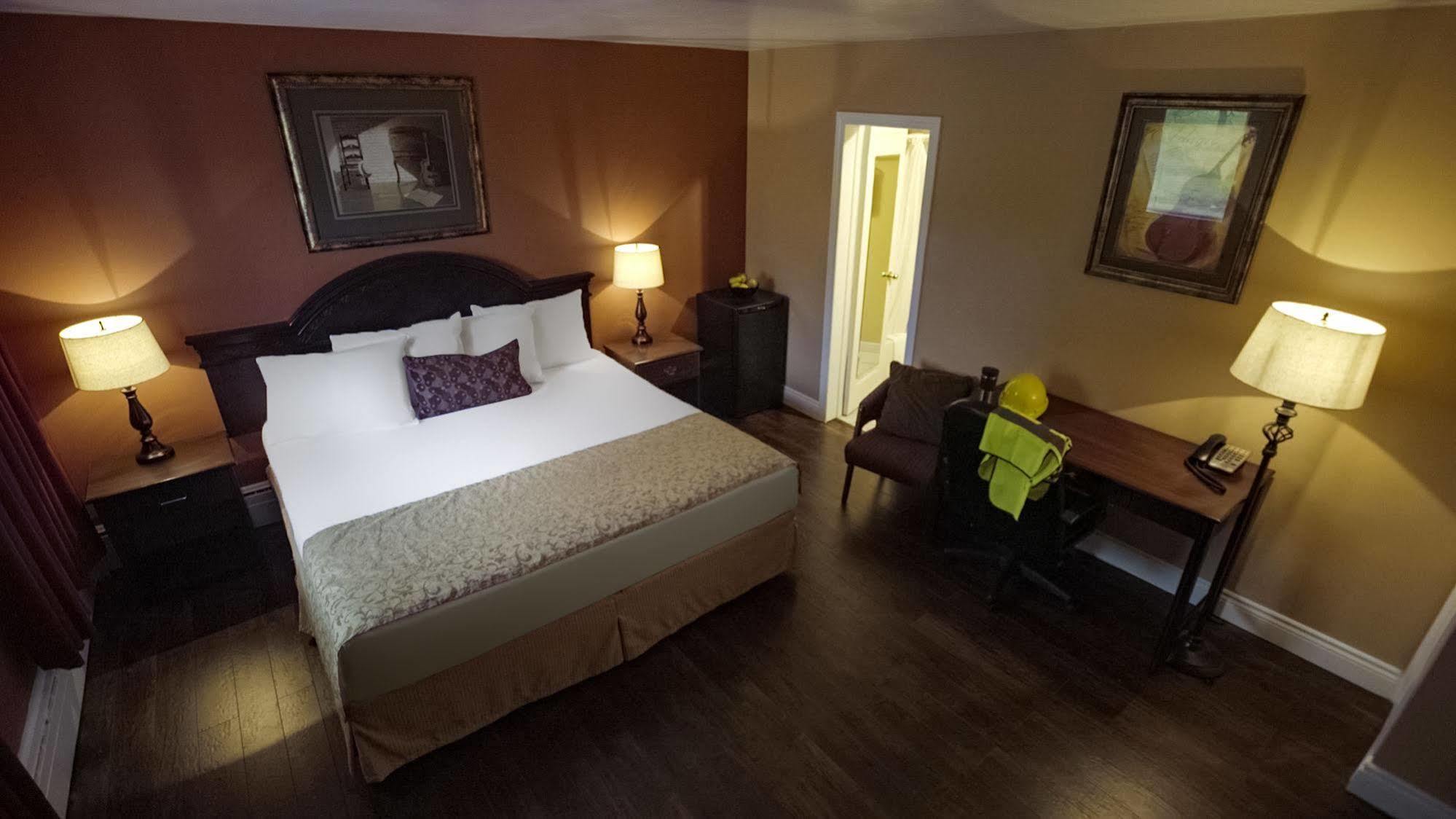 Hearthstone Inn - Port Hastings エクステリア 写真