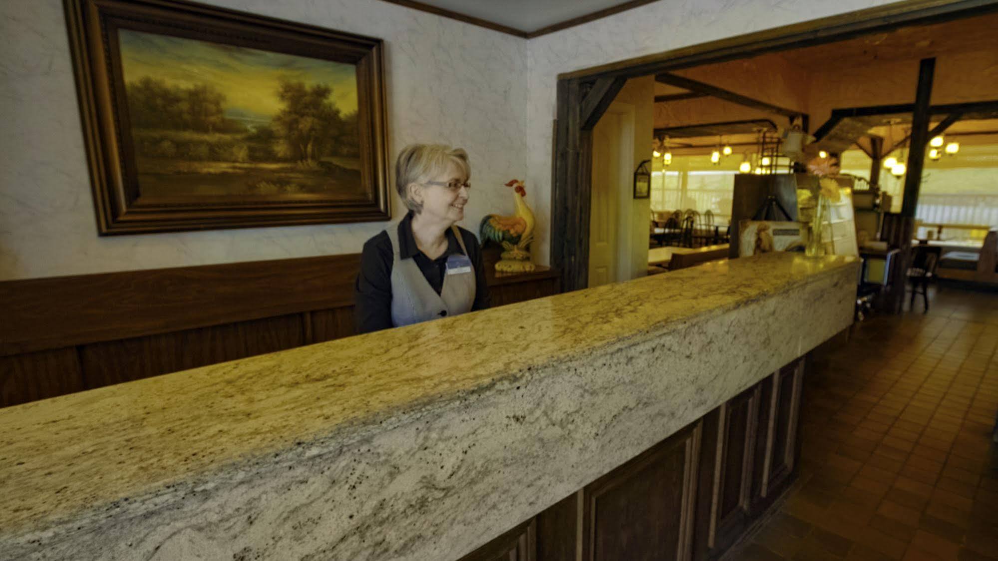 Hearthstone Inn - Port Hastings エクステリア 写真