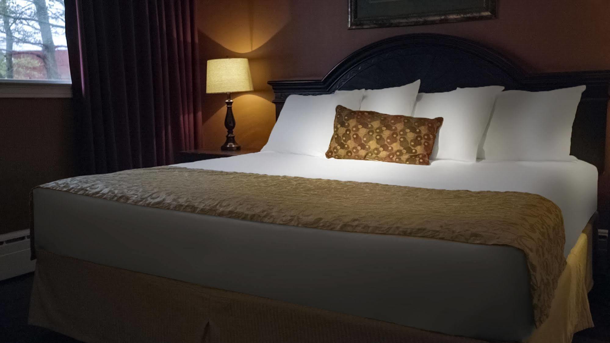 Hearthstone Inn - Port Hastings エクステリア 写真