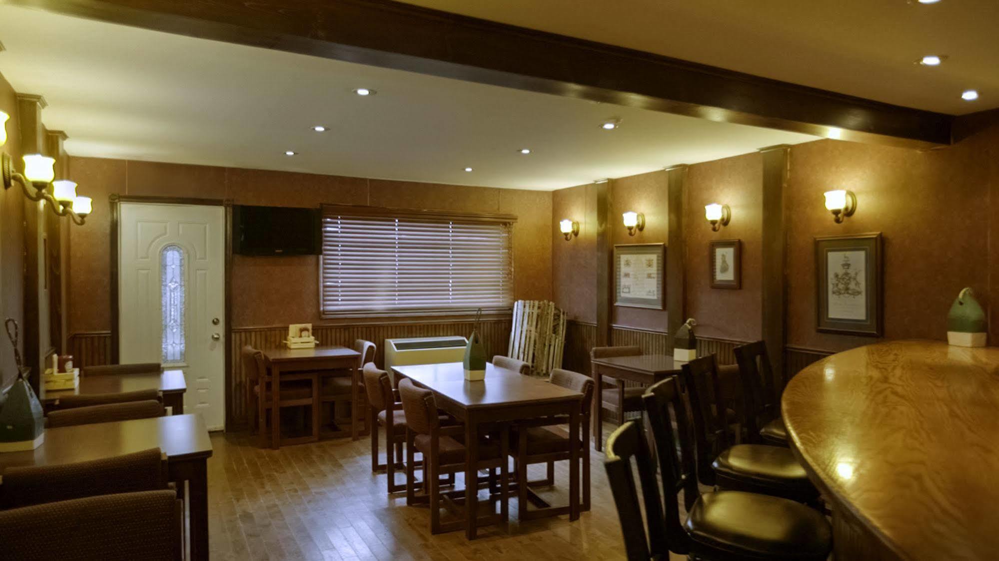 Hearthstone Inn - Port Hastings エクステリア 写真