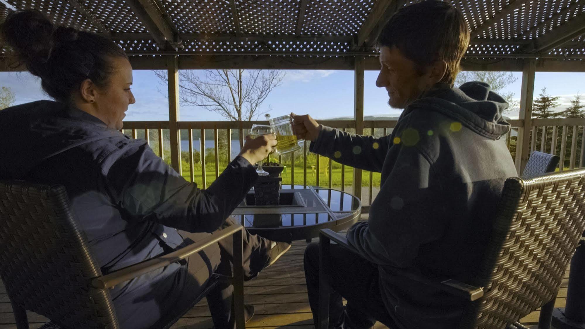 Hearthstone Inn - Port Hastings エクステリア 写真